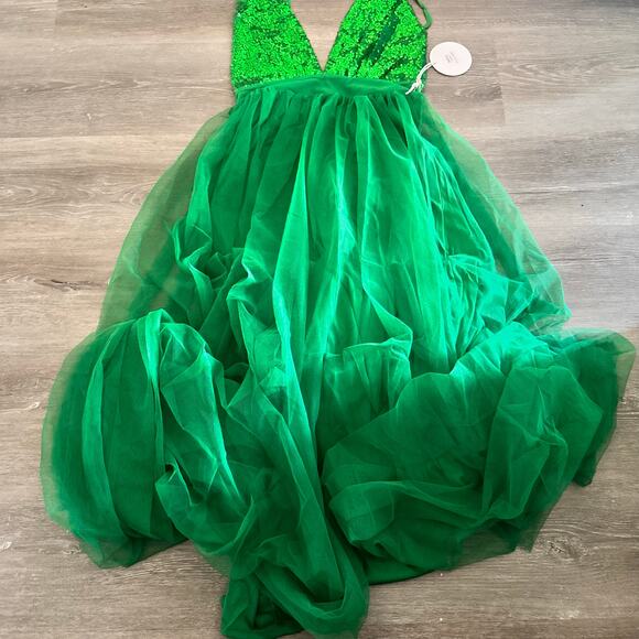 Luxxel Green Formal Dress Sequins Tulle Gown Sexy Backless NEW Size Medium - Picture 6 of 6